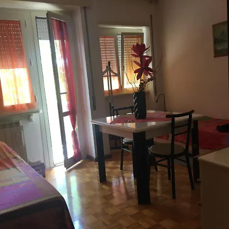 Affittacamere Ferranti di fronte al Centro di Selezione-3